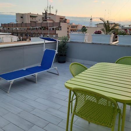 شقة Attico Con Terrazza A باري المظهر الخارجي الصورة