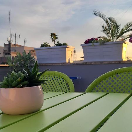شقة Attico Con Terrazza A باري المظهر الخارجي الصورة