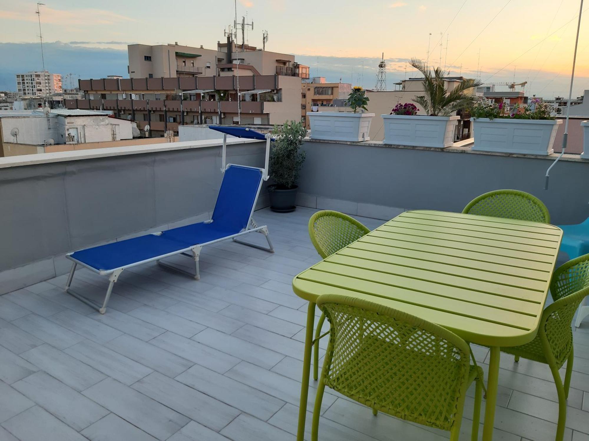 شقة Attico Con Terrazza A باري المظهر الخارجي الصورة