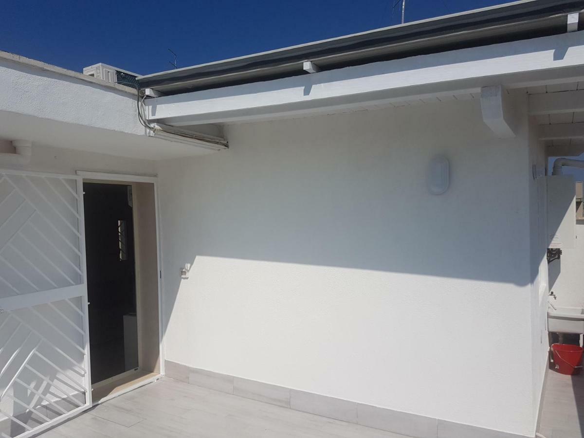 شقة Attico Con Terrazza A باري المظهر الخارجي الصورة