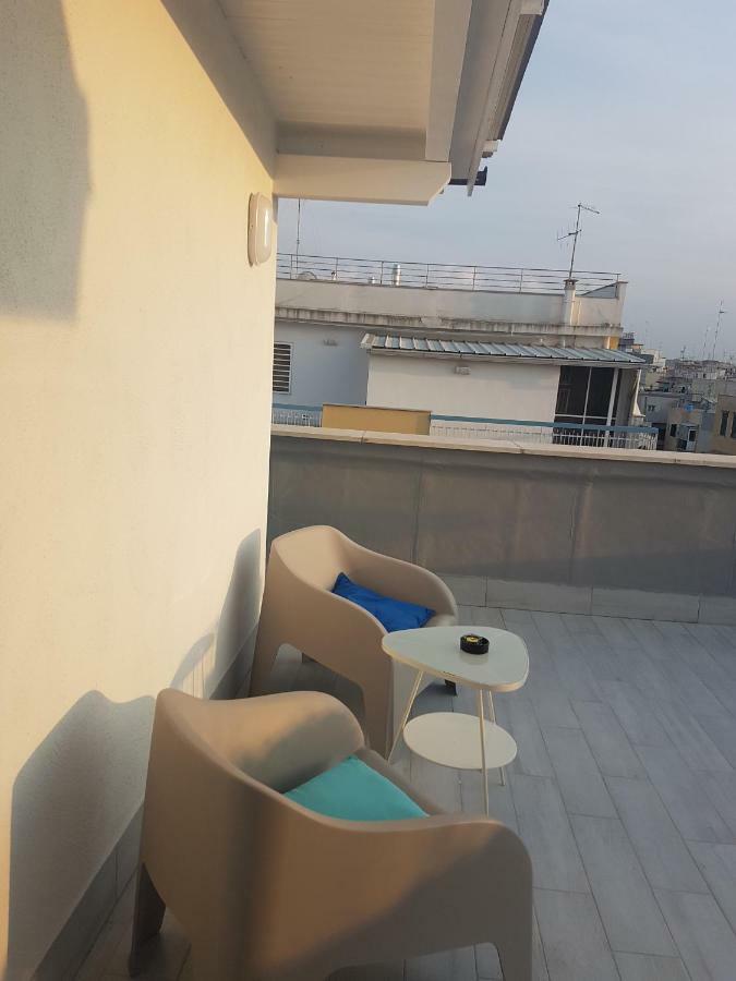 شقة Attico Con Terrazza A باري المظهر الخارجي الصورة