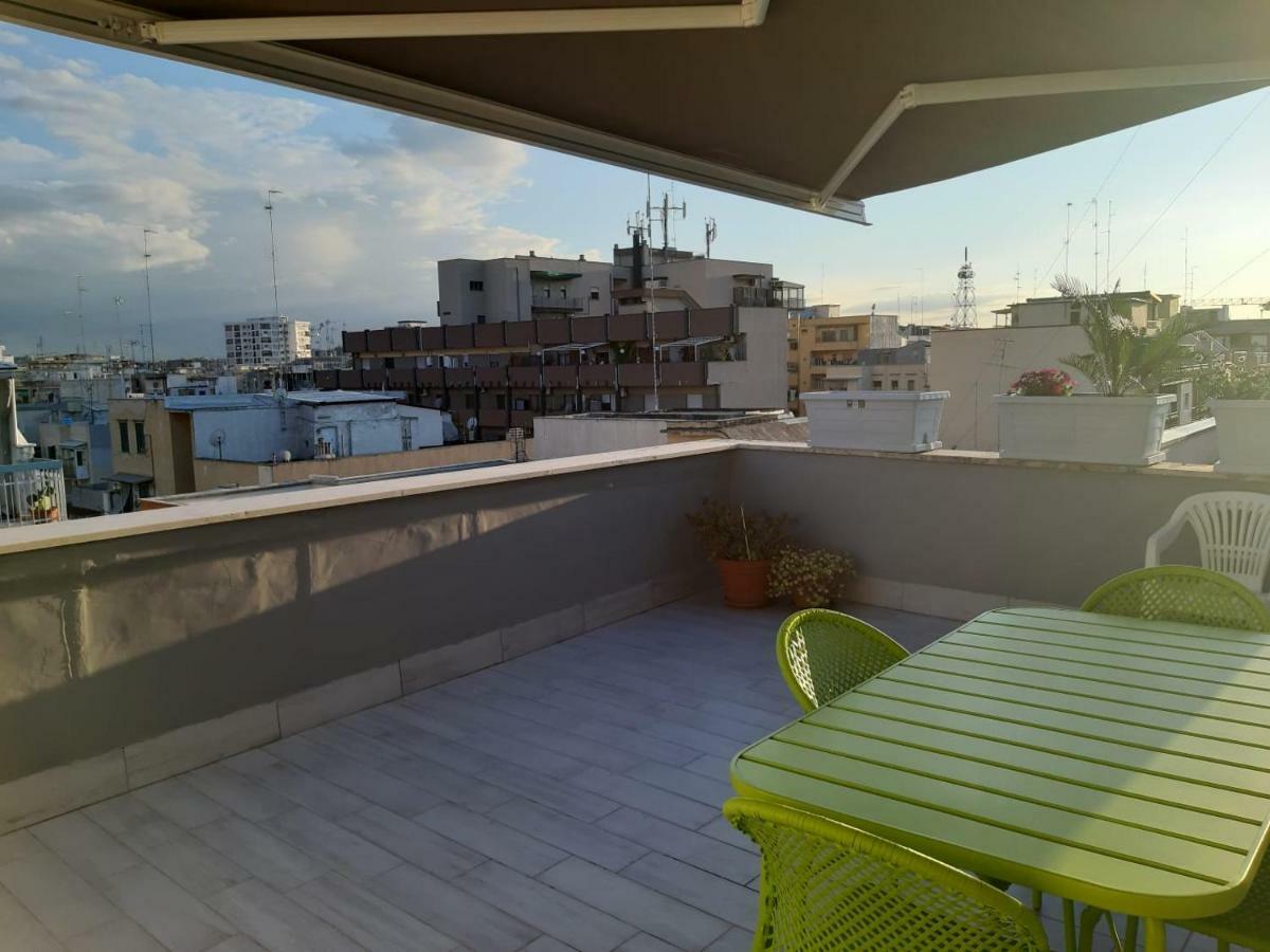 شقة Attico Con Terrazza A باري المظهر الخارجي الصورة